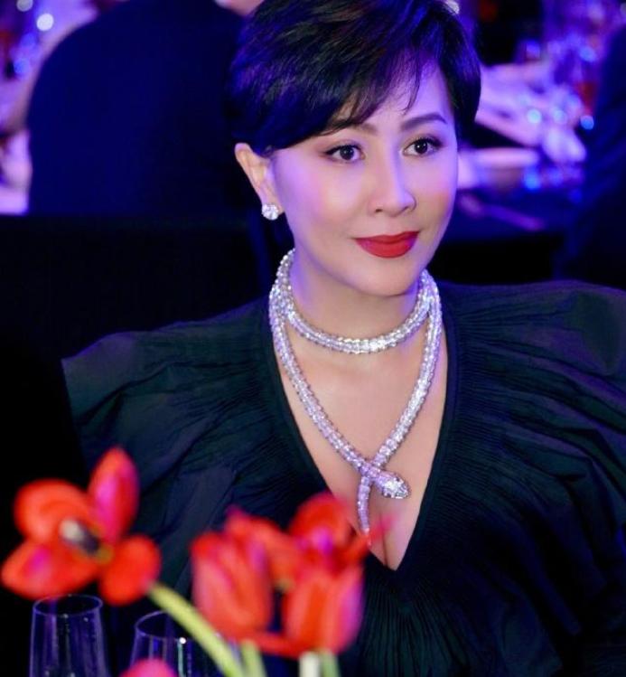 壕气冲天的八位女明星图片,拥有亿万豪宅的十大美女明星