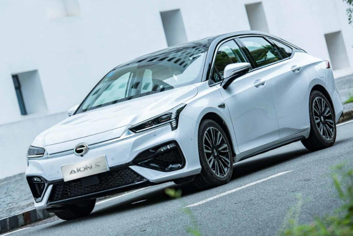 为何埃安能稳居新能源销量前三？除了价值、技术，还有扎实和稳定