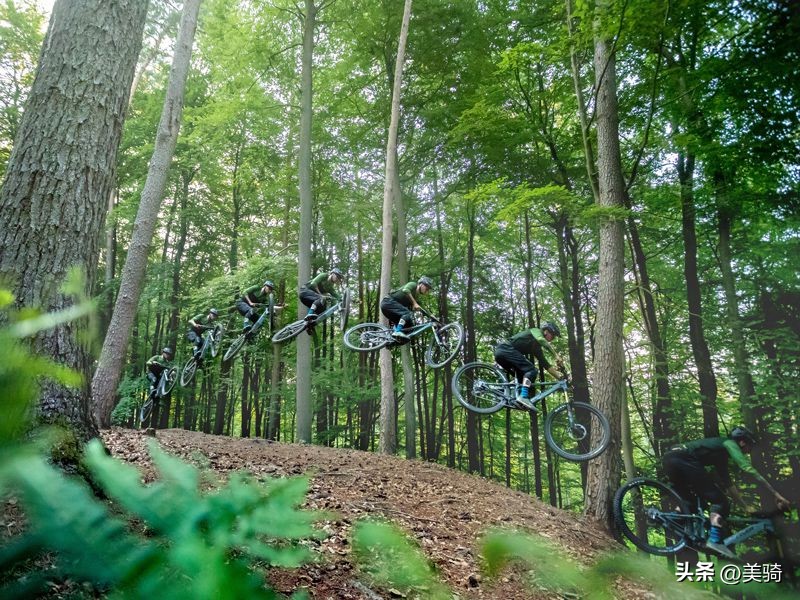 超轻电助力再进化!16.4kg的PivotShuttleSL电助力山地车