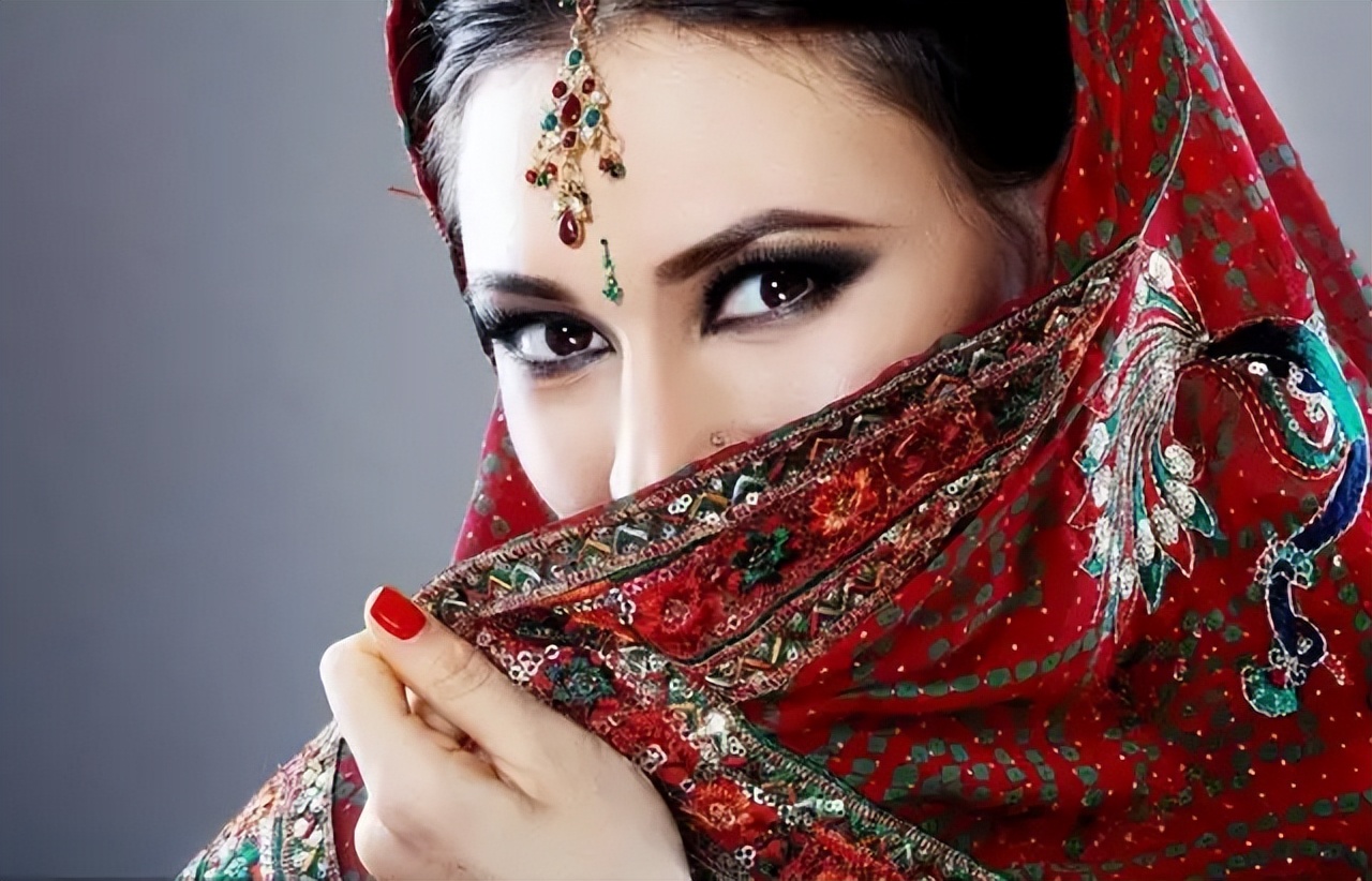 印度女生来中国旅游羡慕中国女生,印度女留学生介绍在中国生活