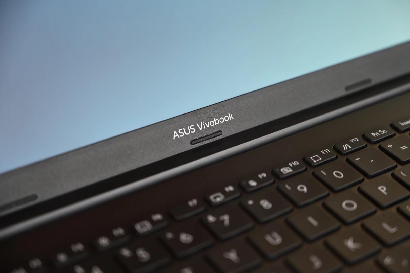 华硕笔记本12核标压i512500h测评,华硕无双1512代标压i5