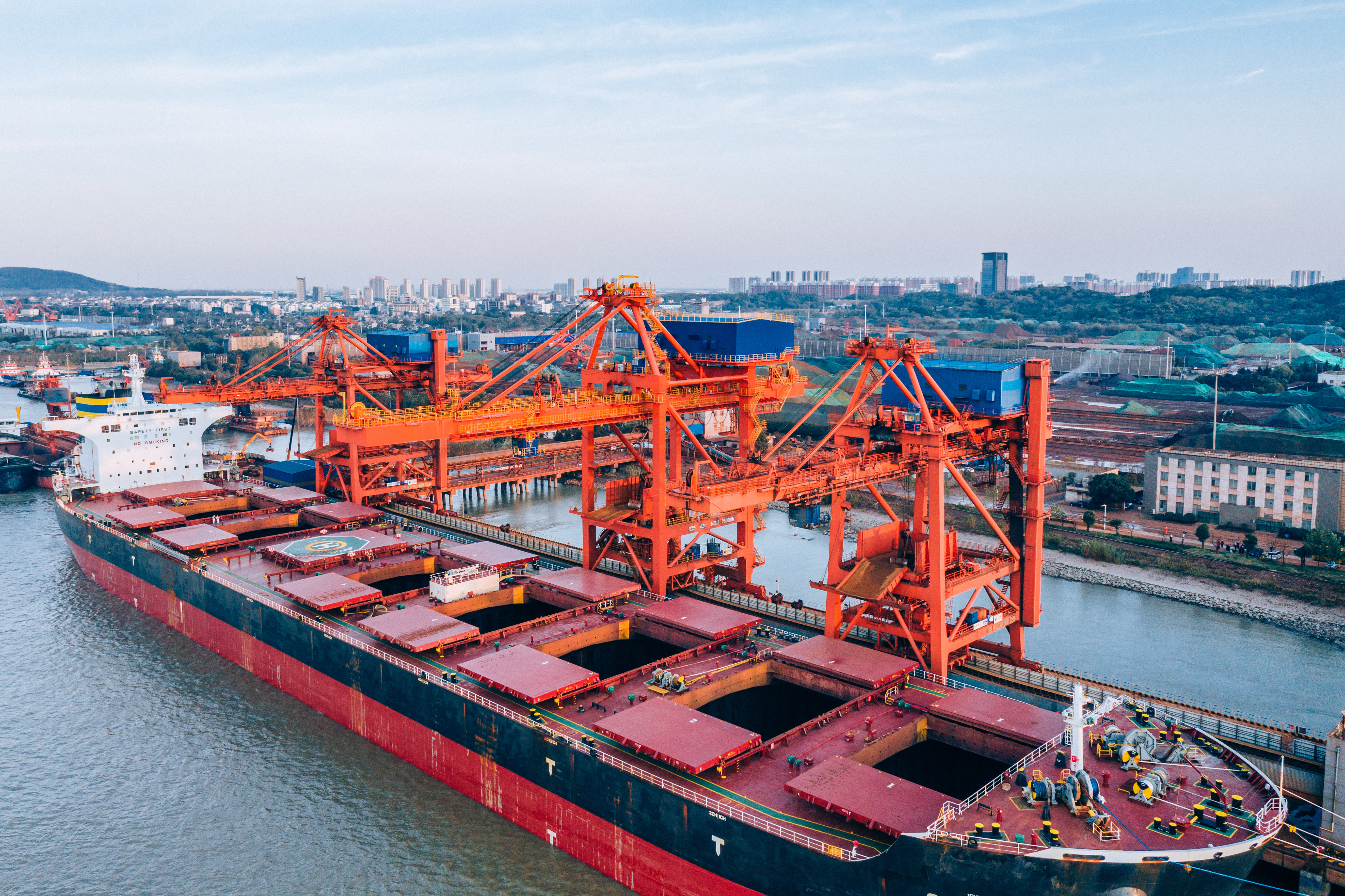 沿着运河看中国,沿着海岸线看苏州