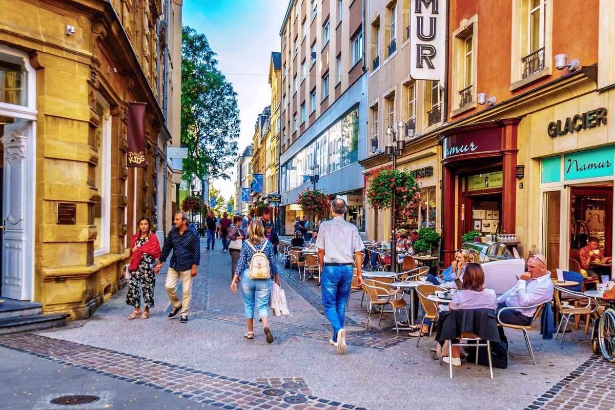 卢森堡是个什么样的国家视频,卢森堡国家简介地图