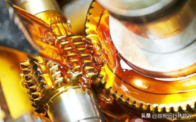 摩托车发动机漏机油怎么处理,摩托车机油处理