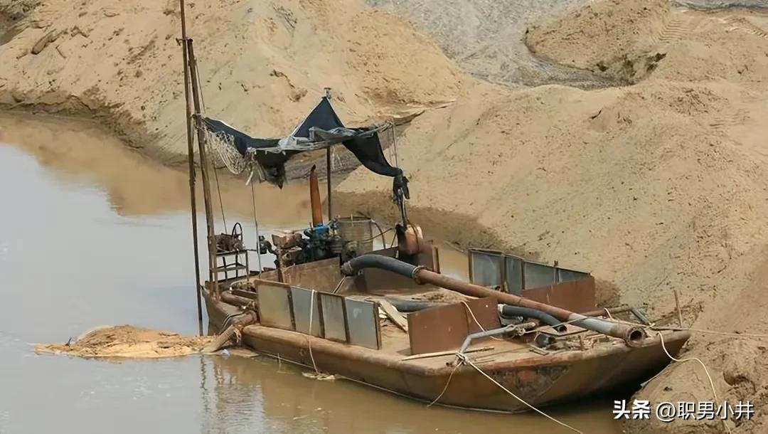 黄河边上出现撸铁,黄河撸铁人视频