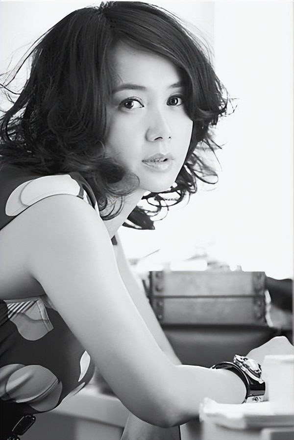 洗完澡脸上起红疙瘩痒是怎么回事,洗完澡之后全身痒一条一条的疙瘩