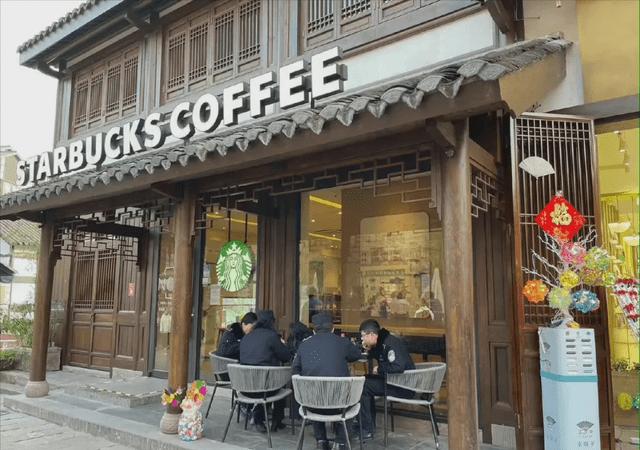 星巴克不再对外开放厕所,为什么说星巴克是公共厕所