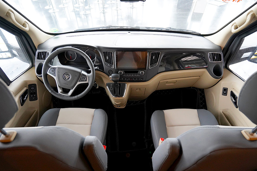 大驰蛮牛双拓展房车配置,大驰蛮牛c型双拓展房车参数油耗