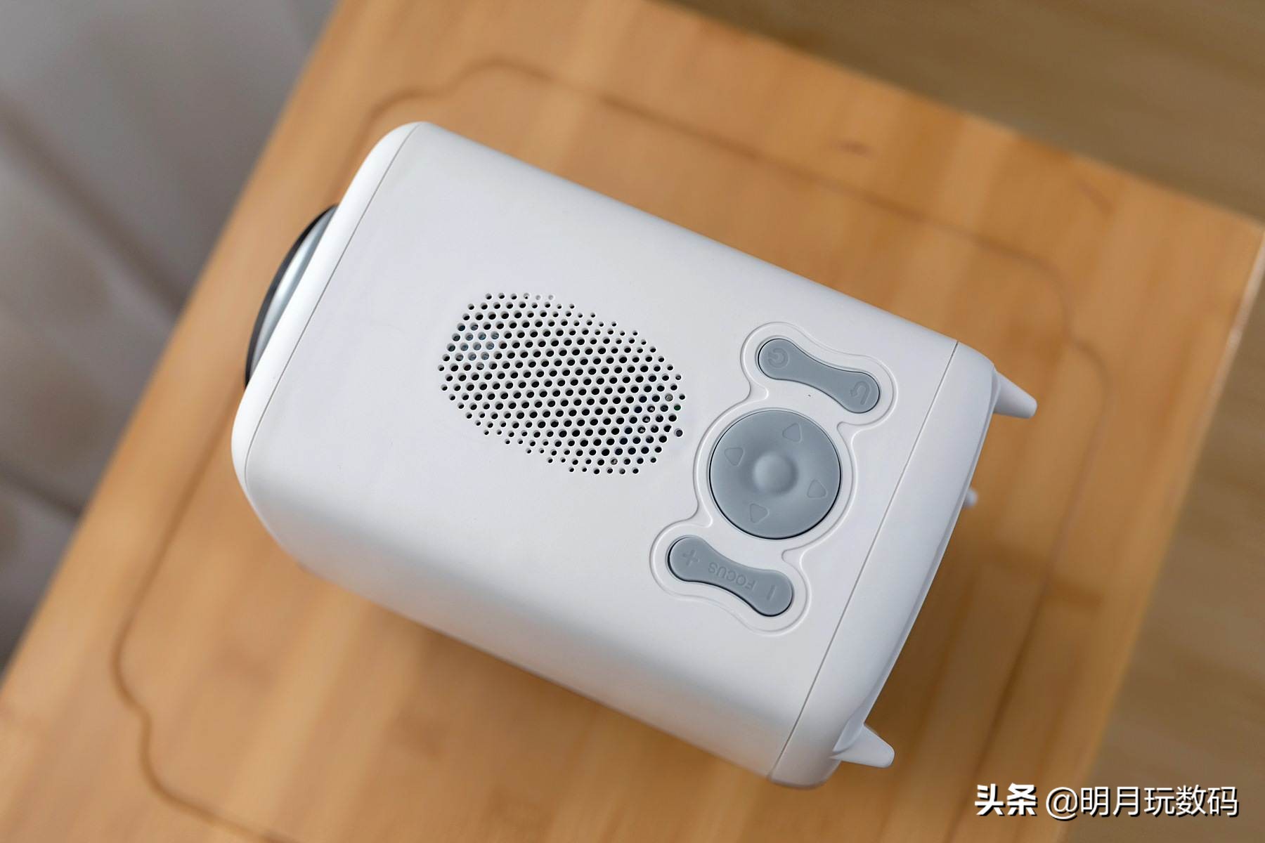 泰捷weboxt1投影仪和t1s怎么选,泰捷投影t1s缺点