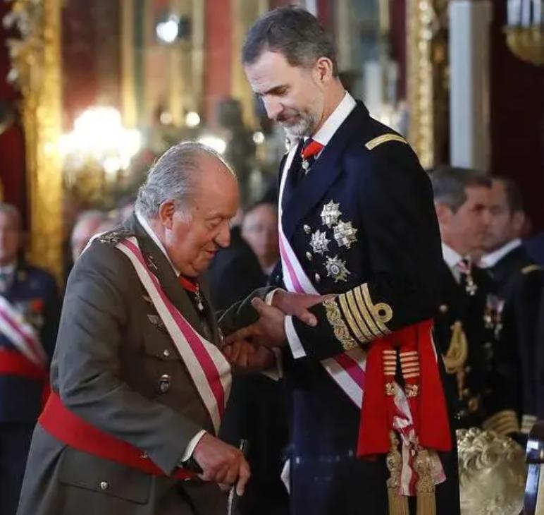 西班牙老国王：5000名*妇情**遍天下，晚年被迫退位，被“化学阉割”