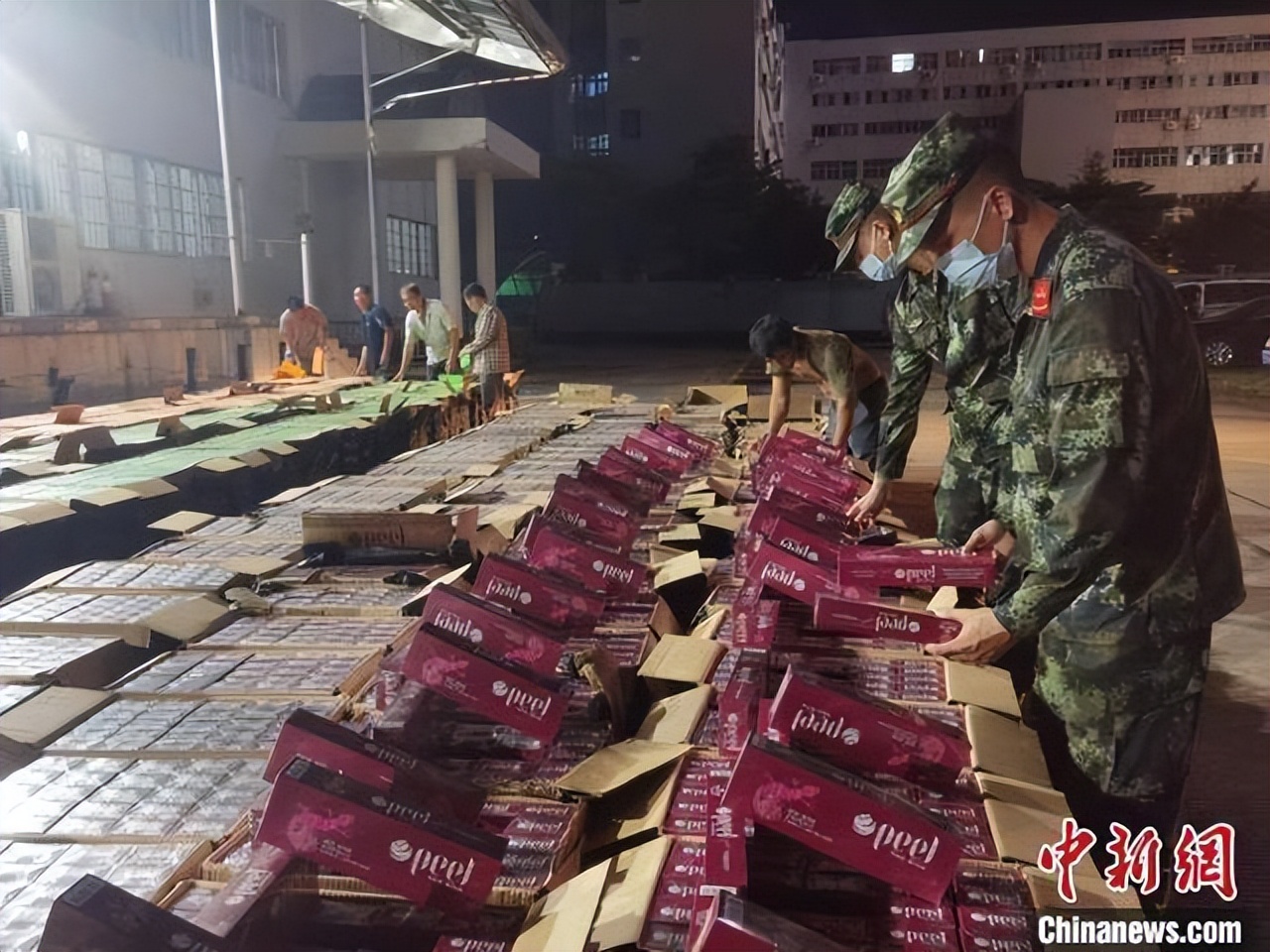 广西破获特大走私香烟案件,广西查获走私香烟