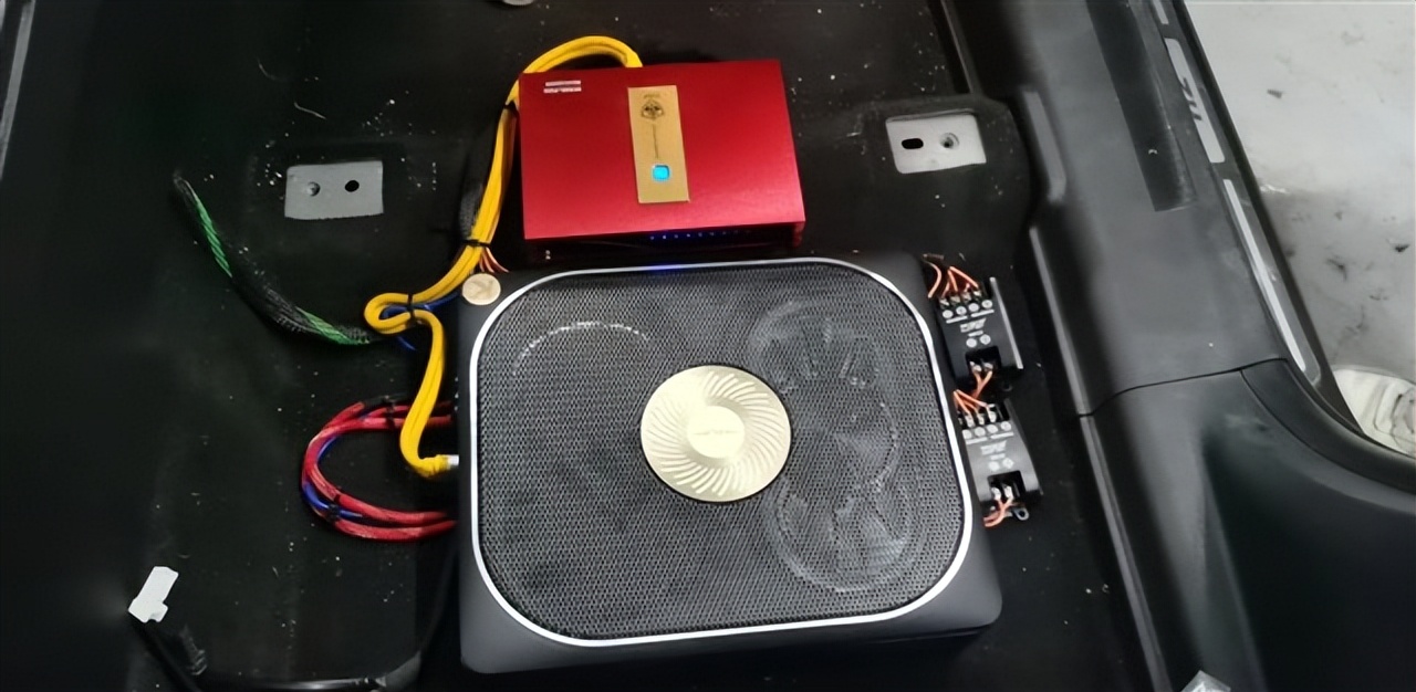 哈弗h2汽车音响超级重低音,哈弗h2音响改装