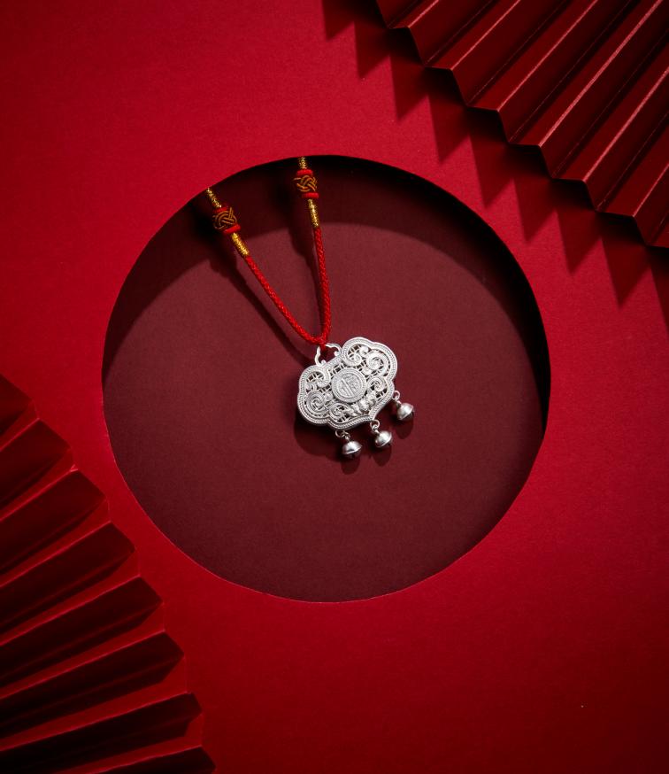 宝宝满月送妈妈什么好,宝宝满月送什么礼物比较好