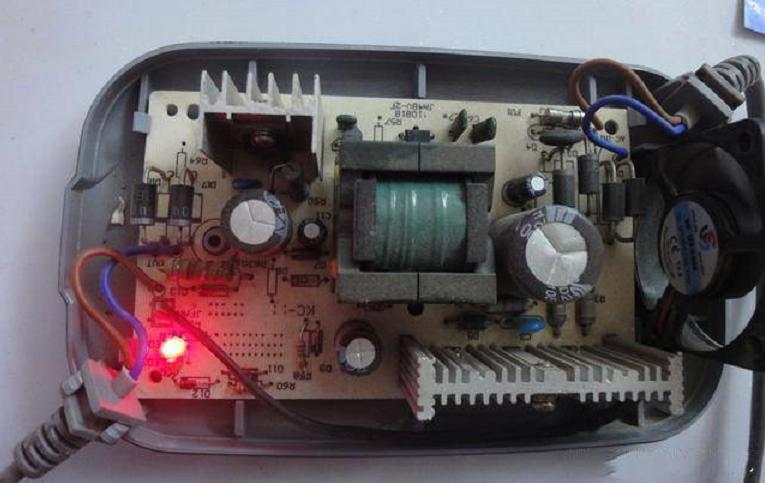 电动车充电8小时不变绿灯怎么办,为什么电动车充8个小时还在充
