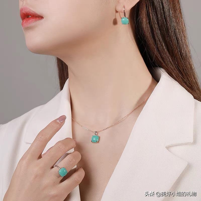 母亲节礼物项链黄金推荐,母亲节礼物排行榜前十名黄金饰品