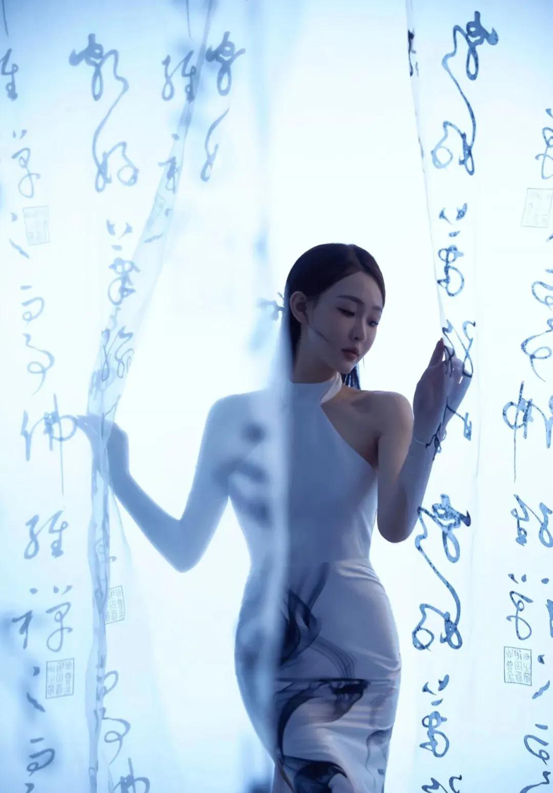 网红样儿是个狠角，把大哥玩得团团转，把自己嫁给榜一大哥