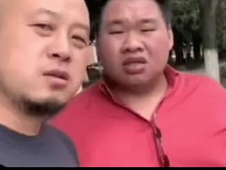 女孩去纹身结果喜欢上了纹身师,陪老婆去纹身