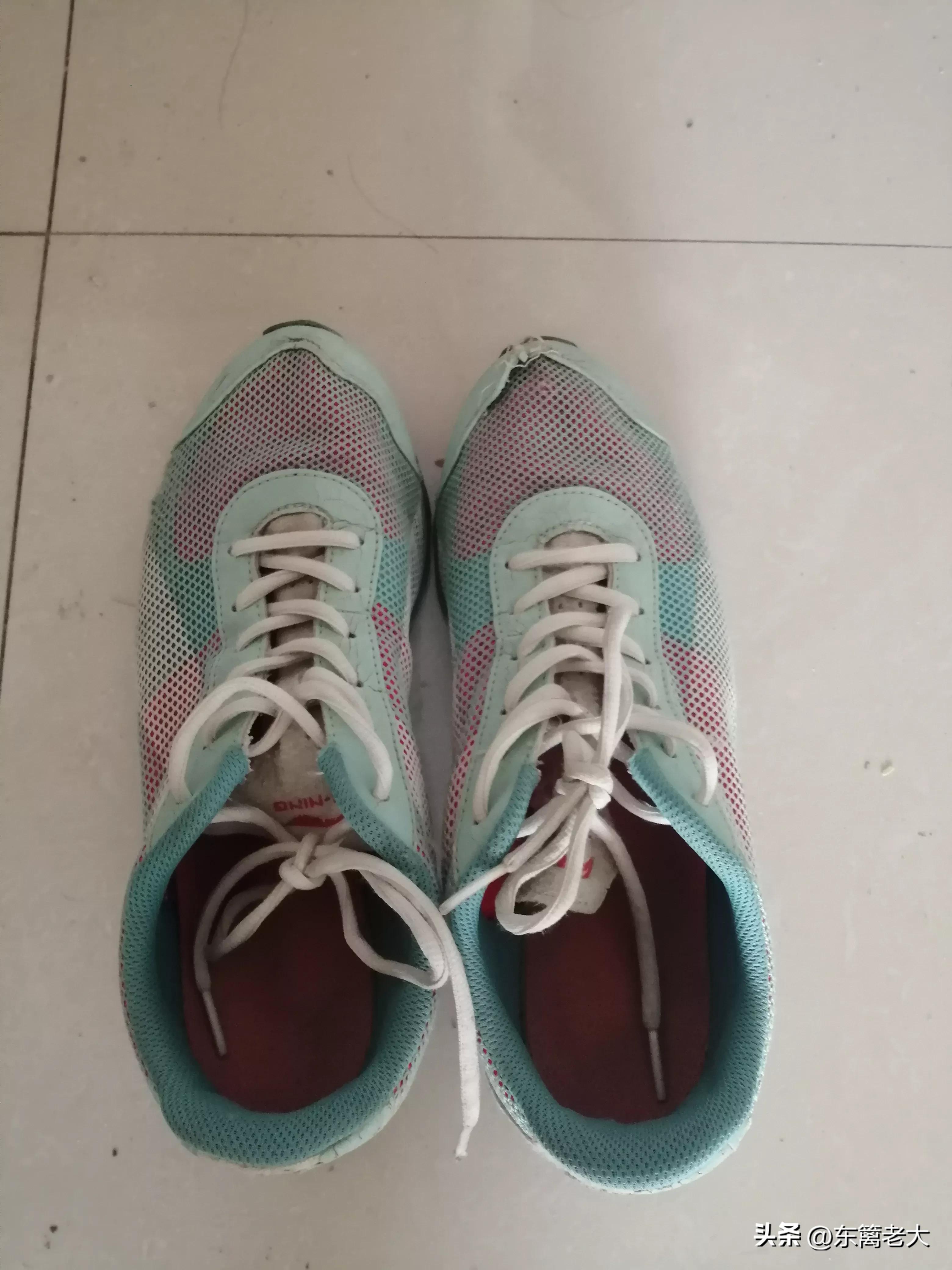 一双年轻人的鞋穿出你的朝气 (一双好鞋让你穿出高品质的生活)