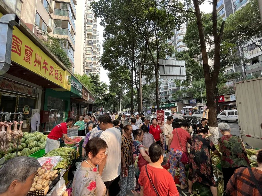 何孃孃社区生鲜•汇融名城店盛情开业，人气满满、现场火爆