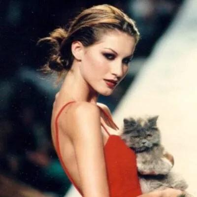 巴西超模吉赛尔邦辰走秀视频,巴西超模吉赛尔邦辰