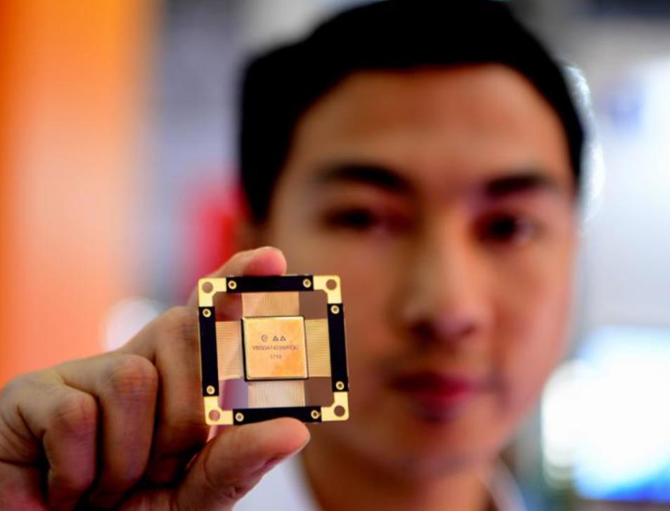 美国芯片大跌对中国芯片是利好吗,美国芯片股暴跌1000亿美元