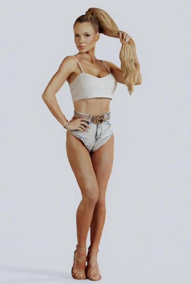 2021年，波兰女歌手将身体分成406块进行拍卖！私密部位炒到天价