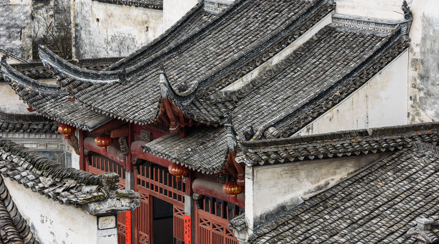 树脂瓦为什么不能在农村盖房,农村建房树脂瓦和琉璃瓦哪个更好