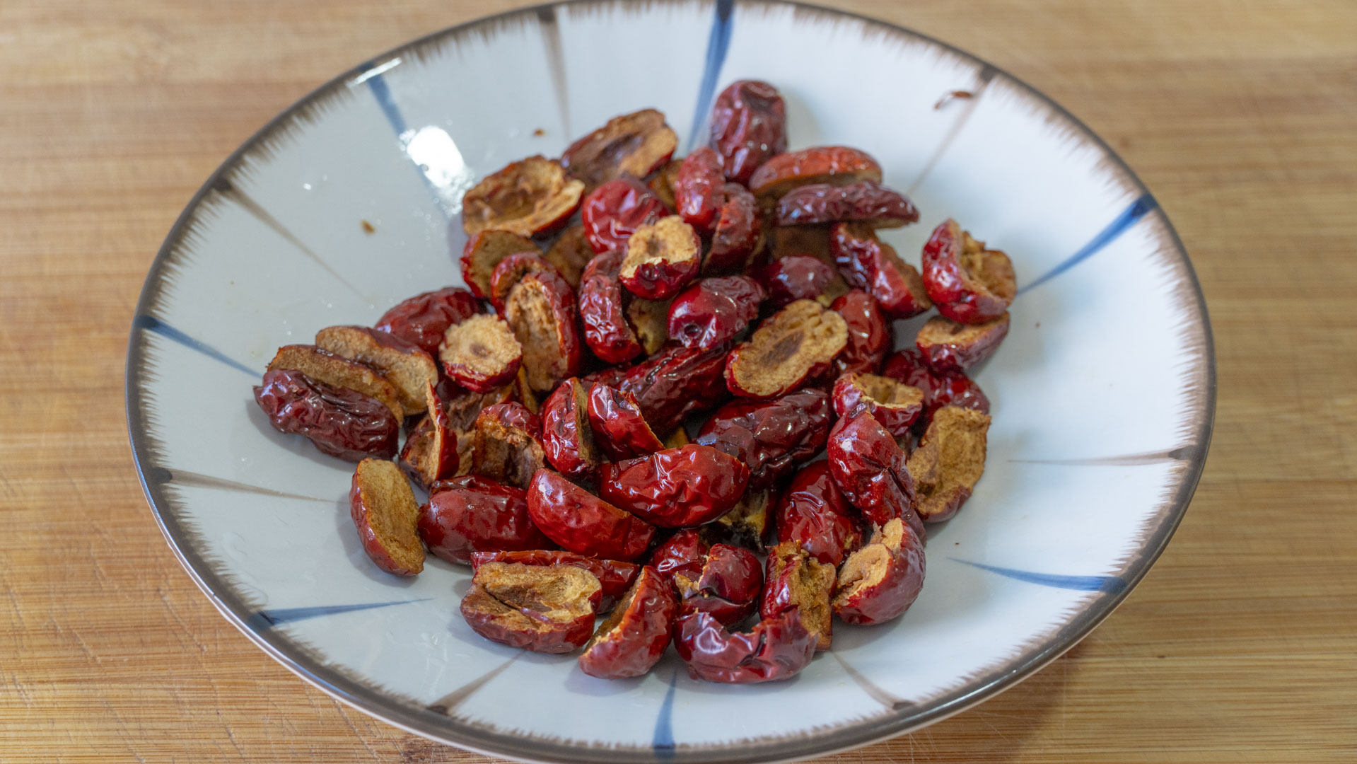 女性多吃这6种食物既美容又养生,女人不舍得花钱吃饭怎么办