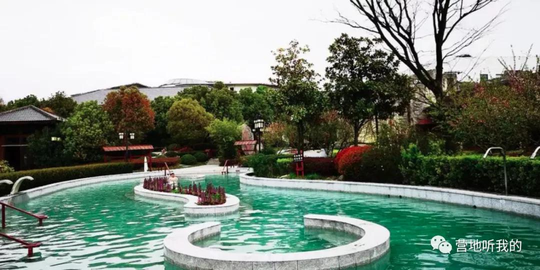 国内好看又好泡的高颜值温泉，每一个都藏着意想不到的美