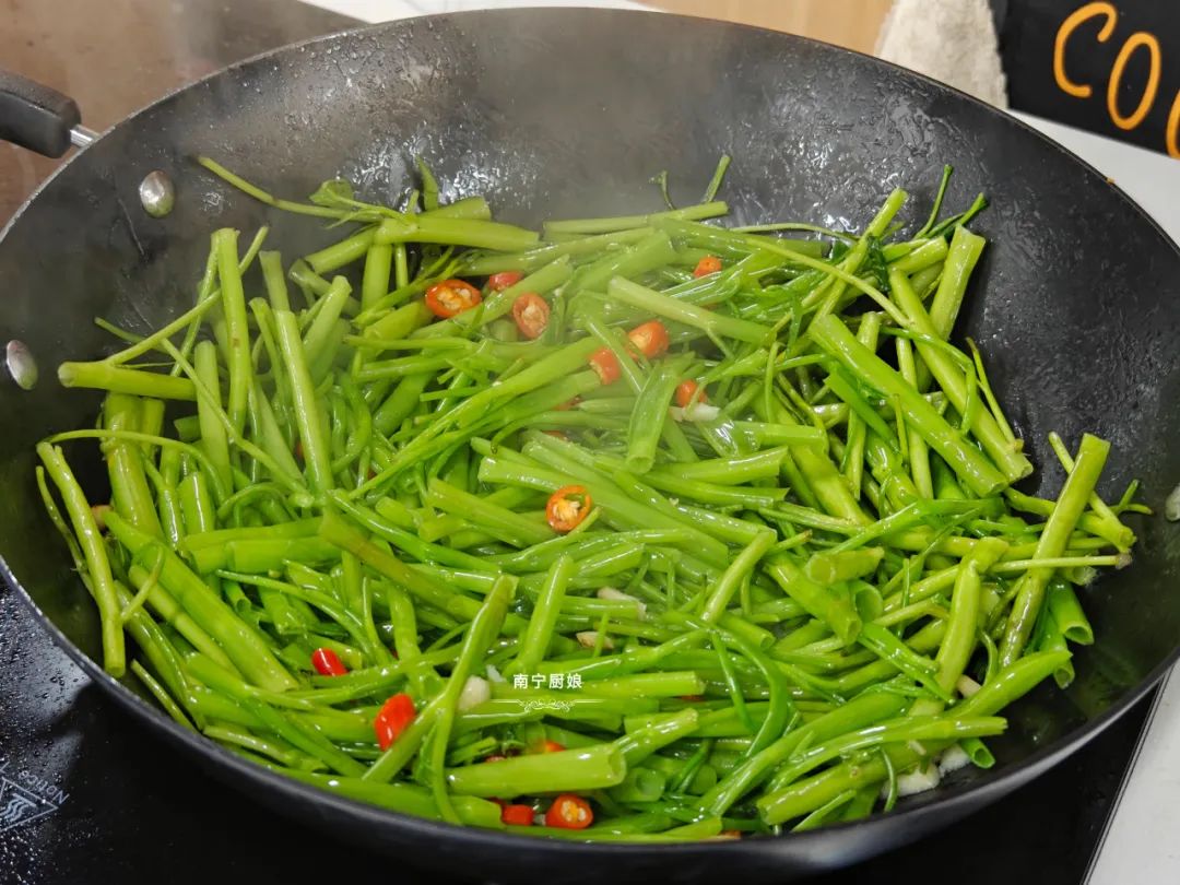 现摘现卖6元一斤,3元一斤大量上市菜