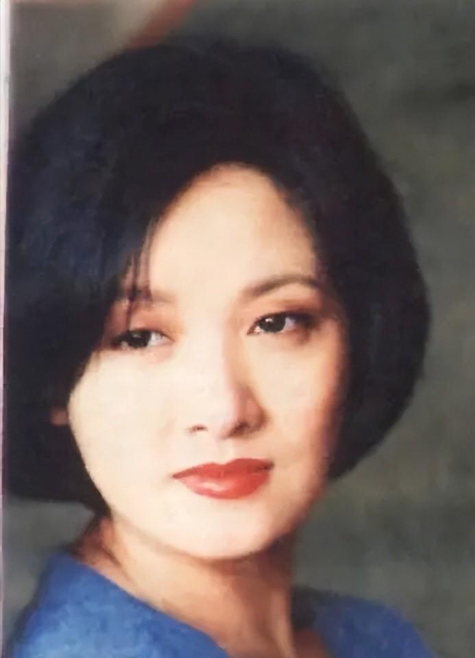 谁都想不到!快到年底了,65岁的邓婕用这样的方式,丢出一对王炸