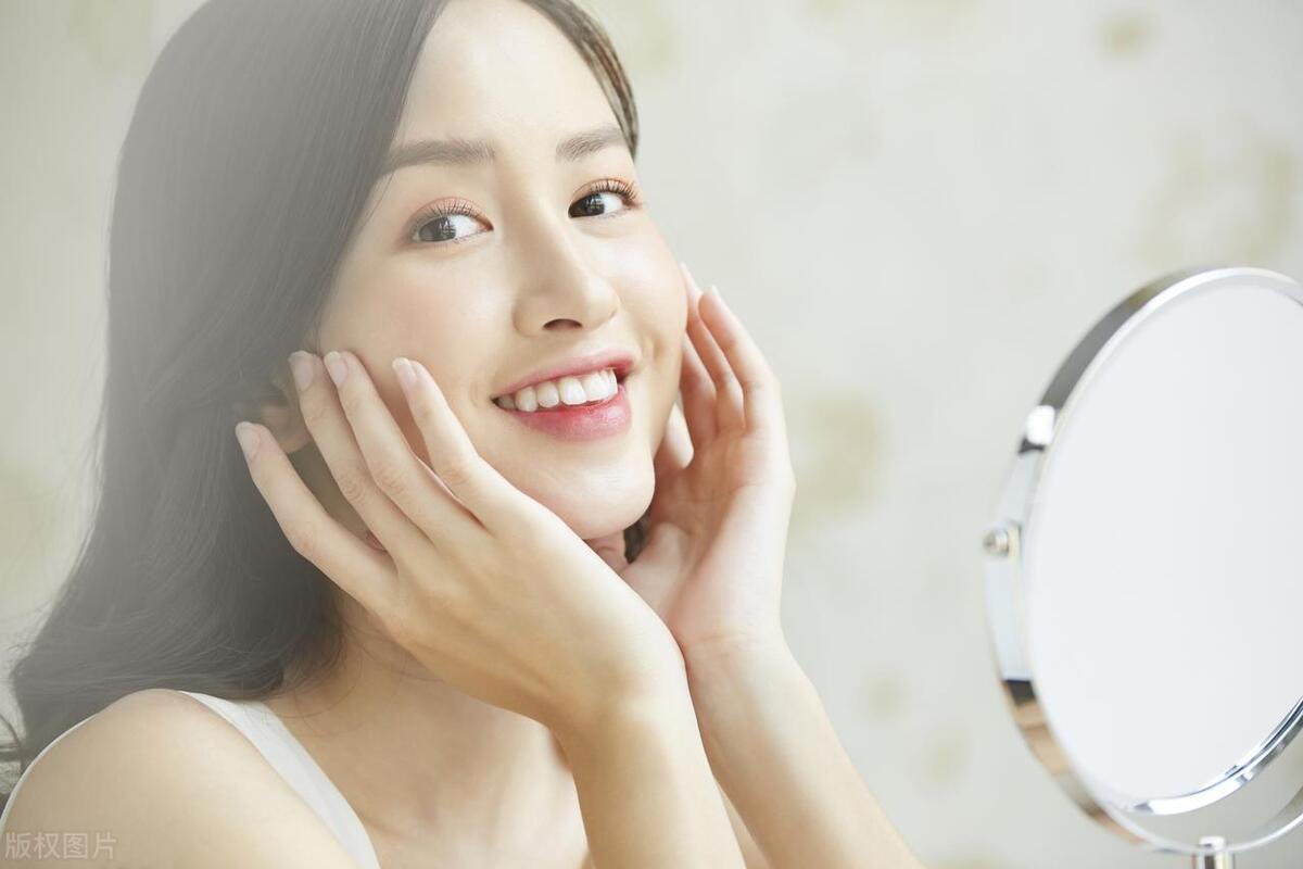 海蓝之谜面霜适合敏感泛红用吗,十八岁敏感泛红干皮用什么面霜