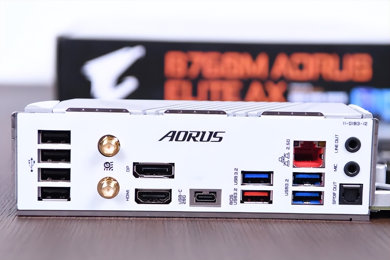 探索ADie性能上限！博德斯曼DDR56800开启高带宽与低延迟模式