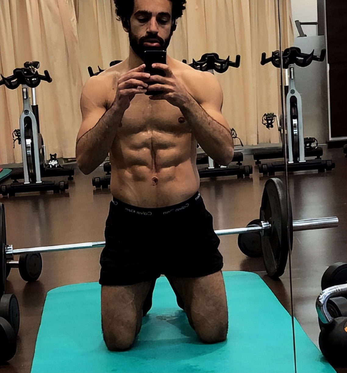 *男猛**大集合！谁是足坛最强壮的男人？他们的秘诀是什么？