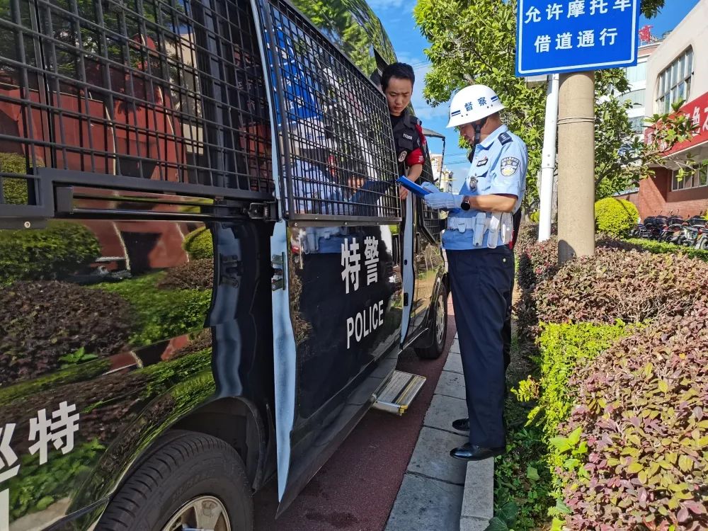 监考员给考生考试成果总结,靠前监督压实责任