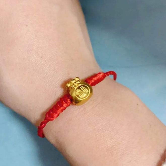 中国大妈买黄金背后分析,中国大妈买黄金狂赚3000亿美元