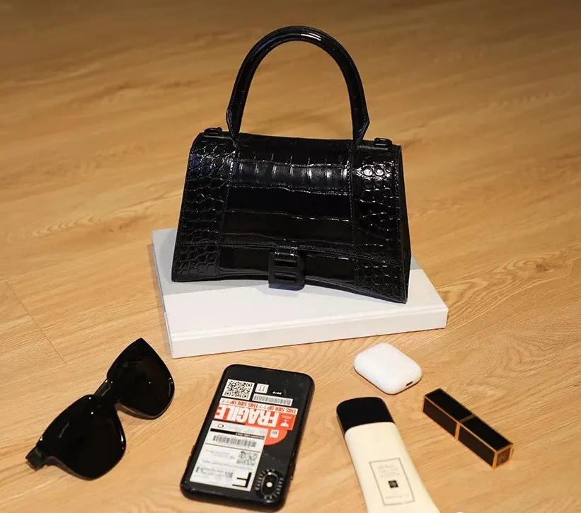 实用大牌包包大容量推荐平价,大容量有质感包包推荐