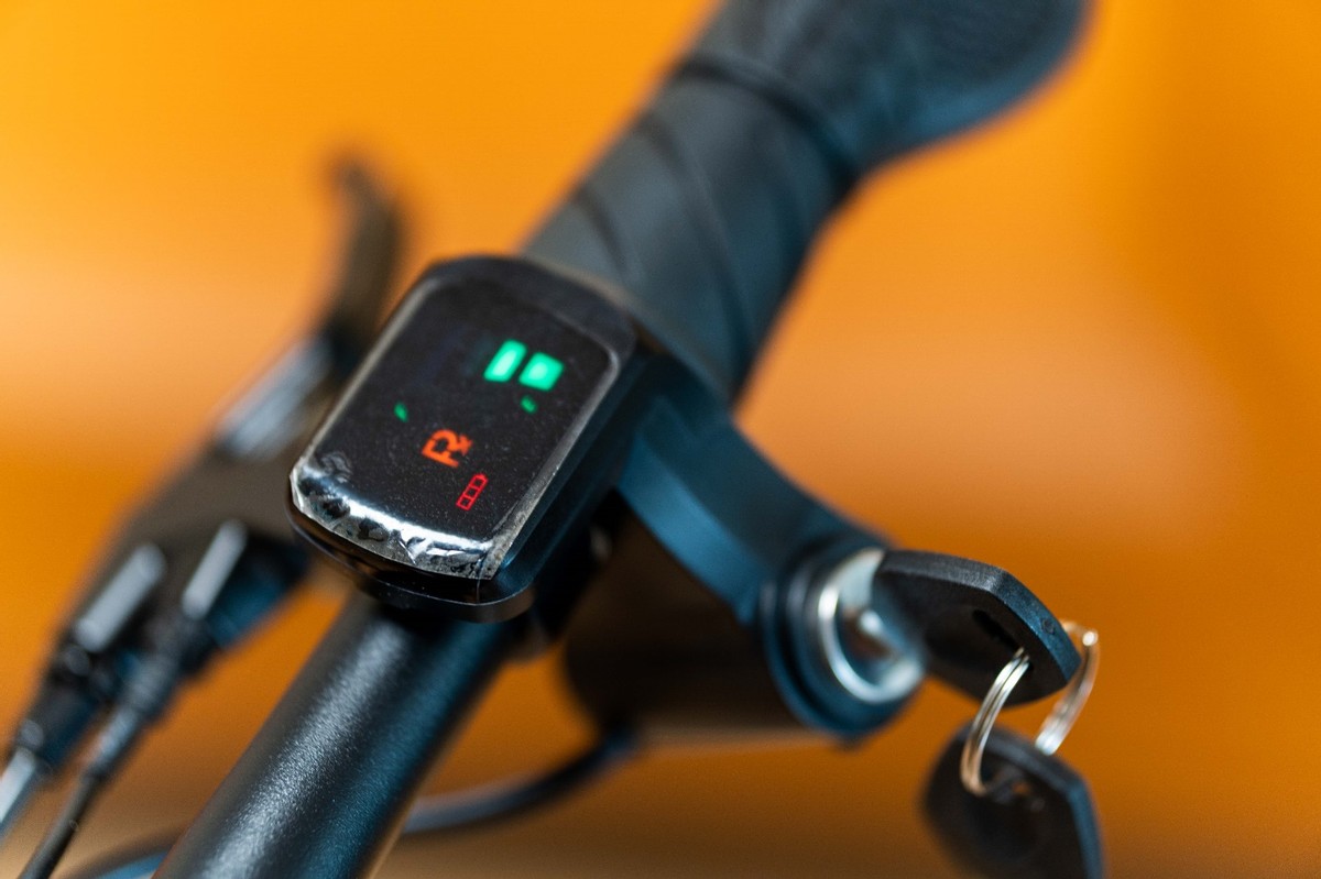 1.6K入手伪装成折叠自行车的电瓶车——京东京造ModernE-01