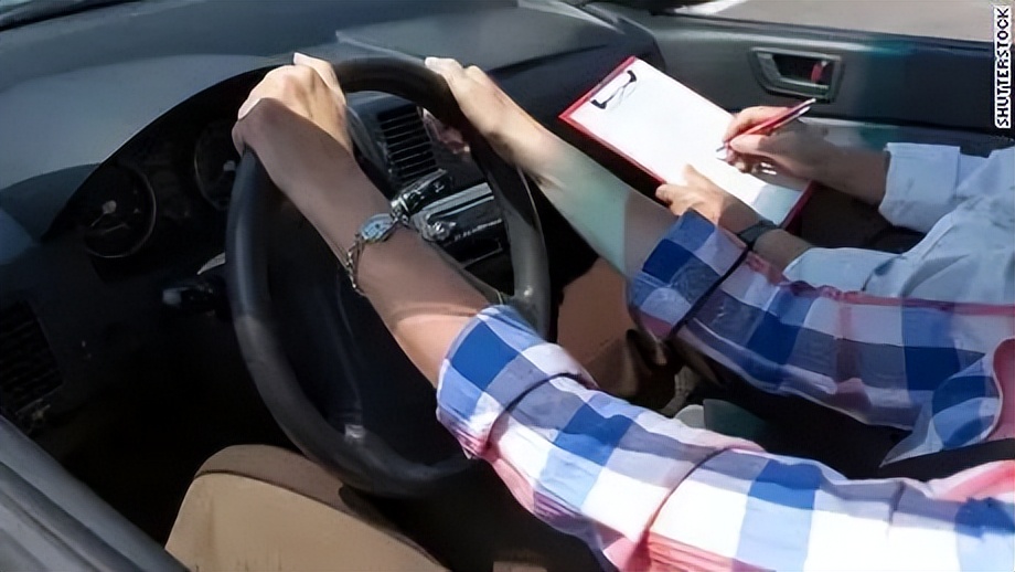 英国驾照考试流程及注意事项,英国驾照考试新政策