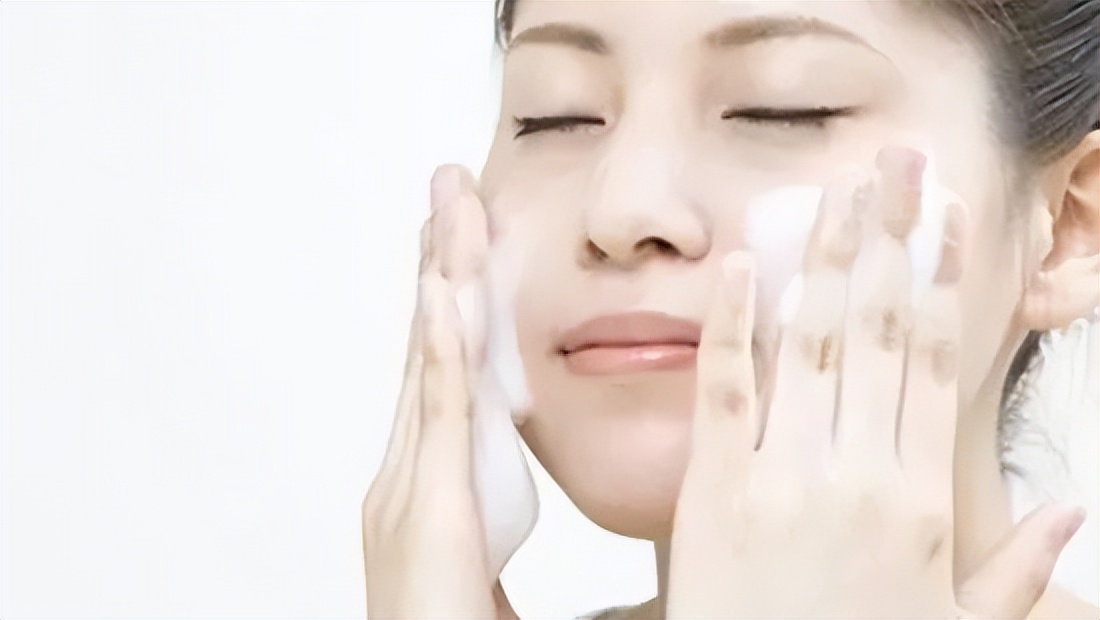 毛孔粗大的正确护肤步骤是什么,毛孔粗大护肤的正确步骤图