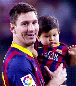 两大球王讨论梅西,两大球王聊梅西