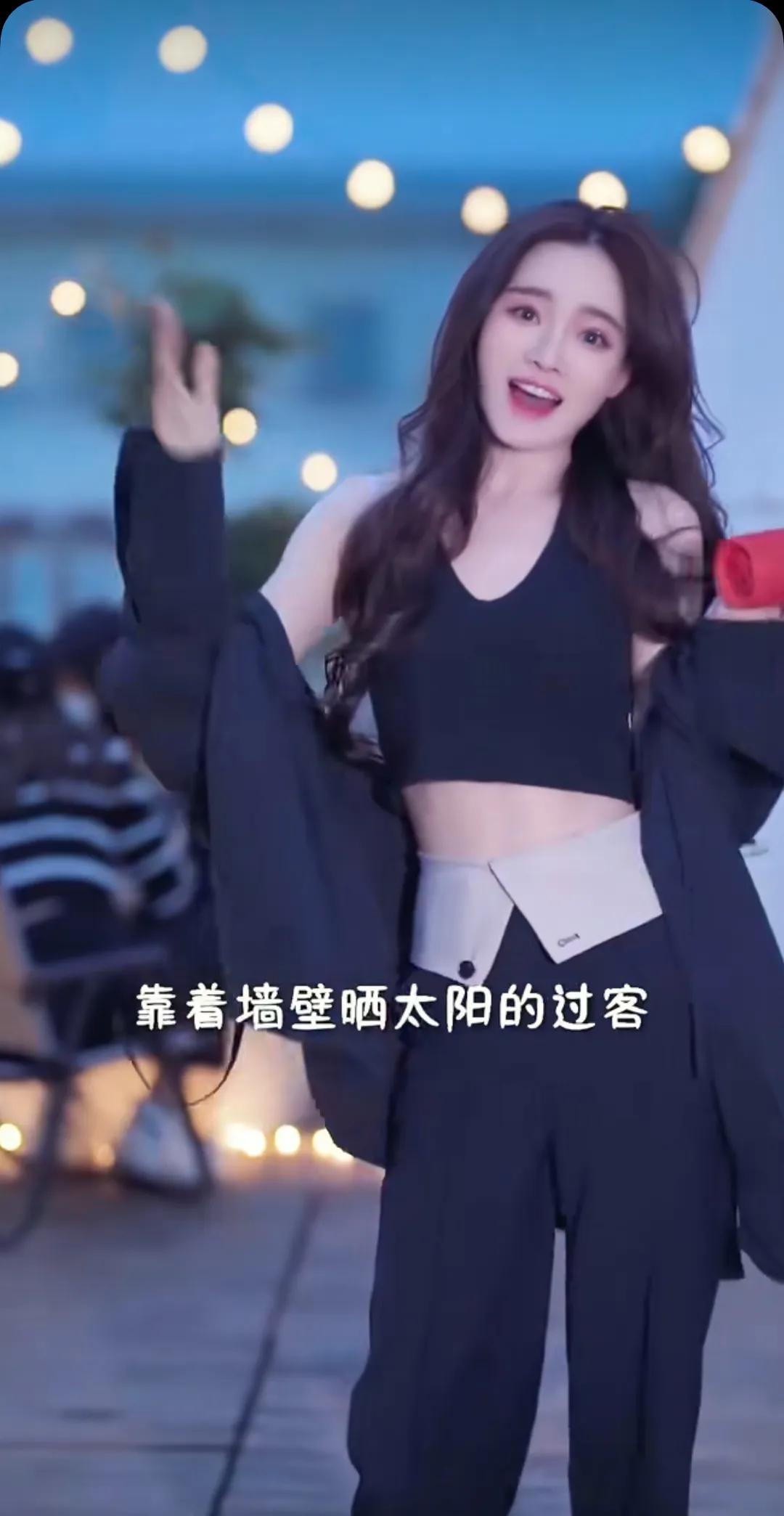 抖音网红歌手戴羽彤,抖音唱歌网红最火前十名歌手