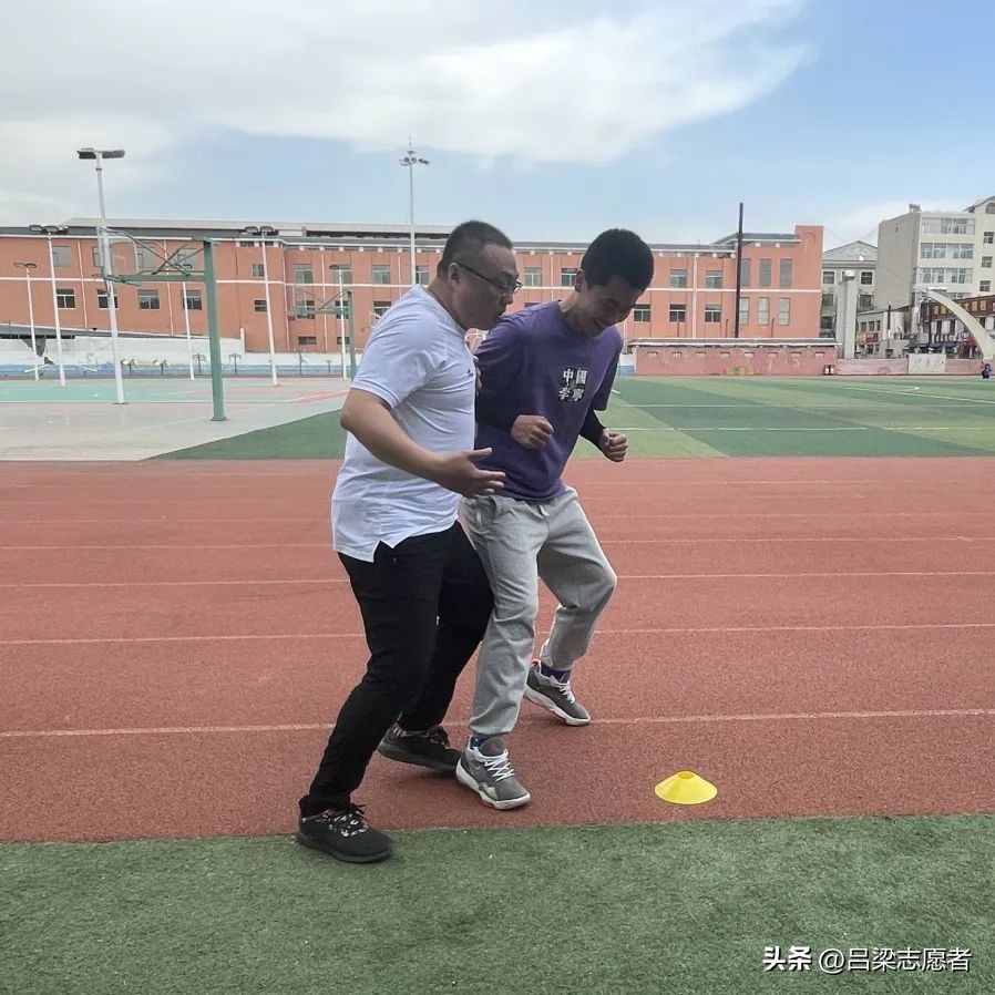 展现足球魅力演绎足球风采