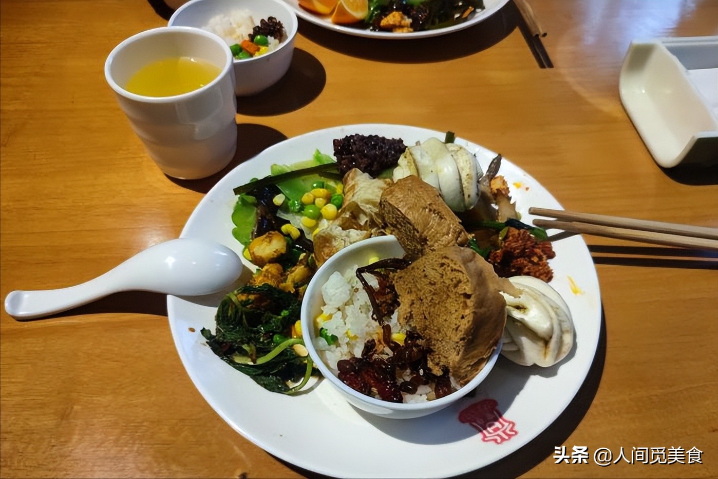 云南最好吃的豆花米线在哪里,昆明有没有10块钱一碗的米线