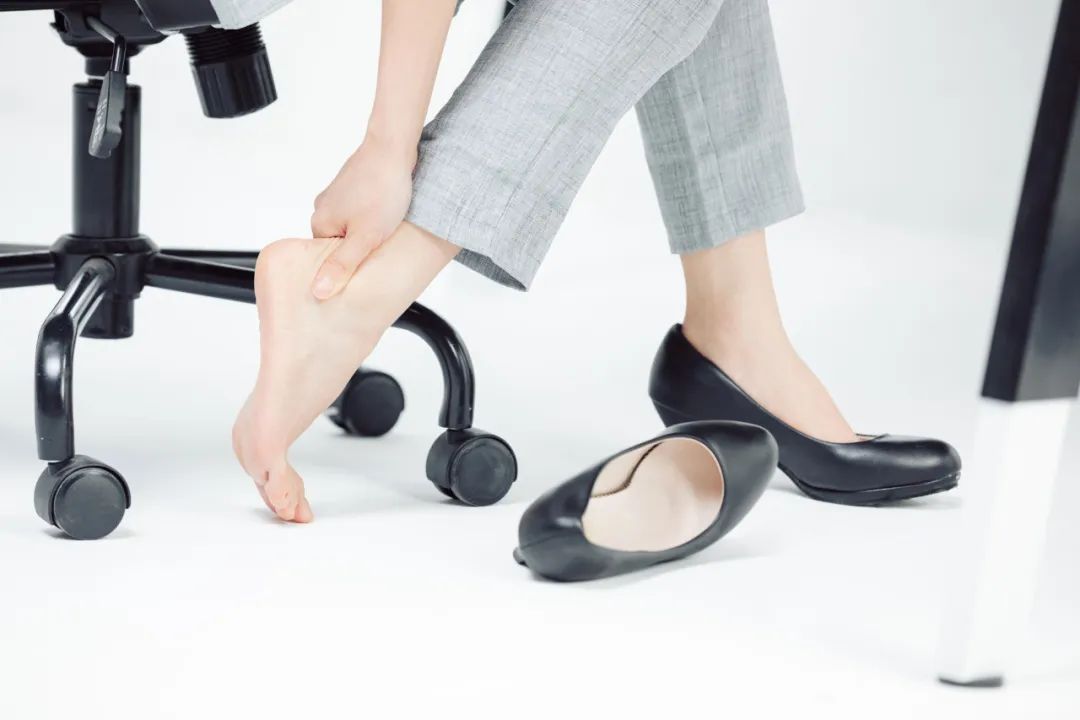 腿疼脚疼怎么快速缓解,如何自我缓解腿关节疼痛