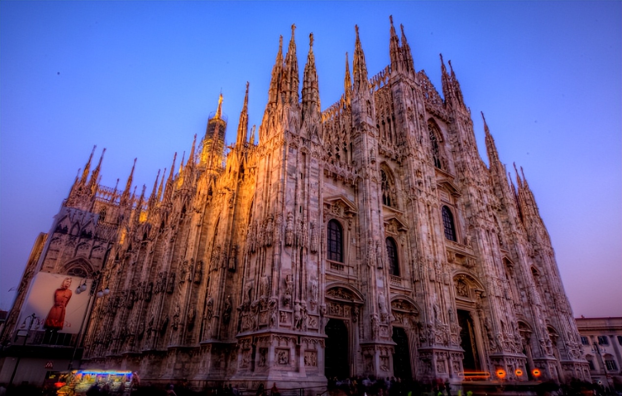 米兰大教堂塔尖的含义,米兰大教堂寓意什么