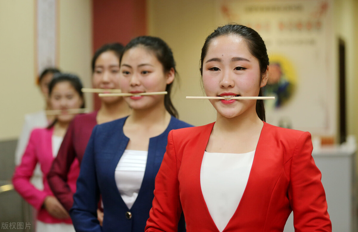 礼仪主持人资格证,礼仪主持人证怎么报名