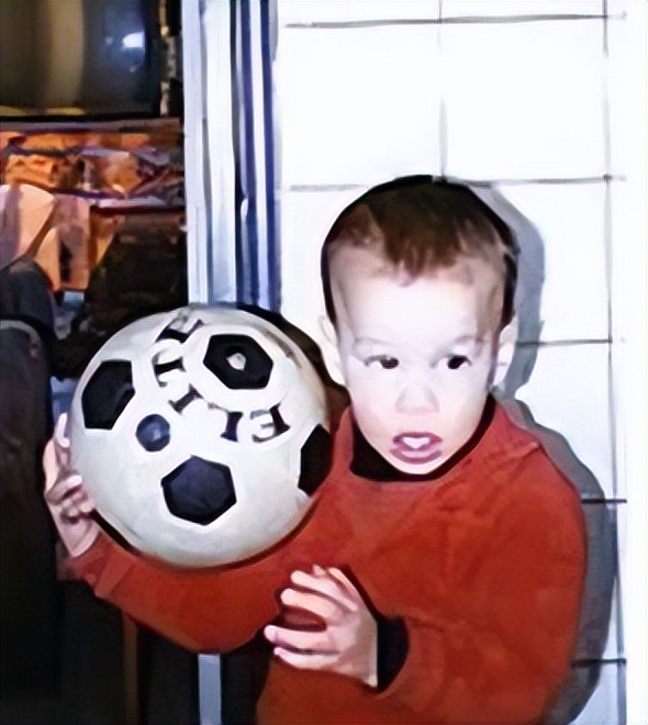 足坛球员童年照,足坛球星萌娃照
