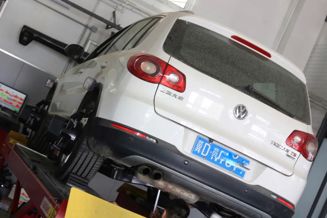 12年大众途观二手车翻新,大众途观外观塑料件翻新