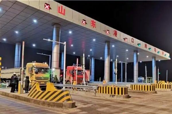 山东潍坊港散杂货通道智能化改造，智能道闸系统带来全新通行体验